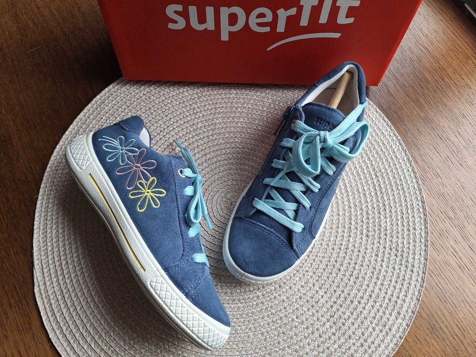 Чисто нови сникърси на Superfit - н. 30