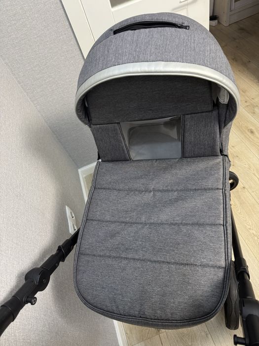 Продаю Коляску 2 в 1