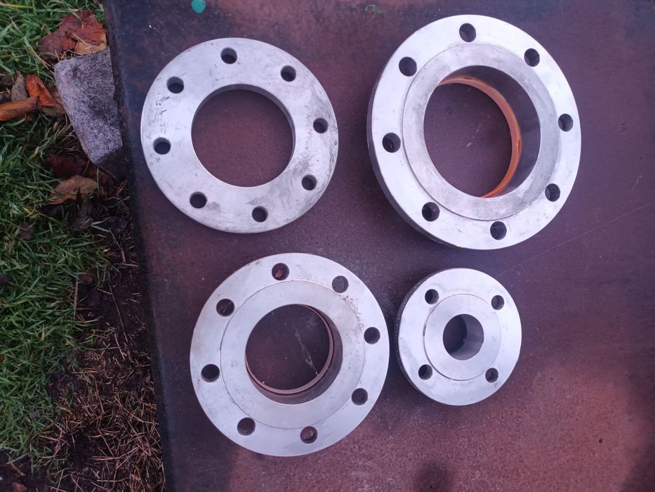 Стоманени фланци