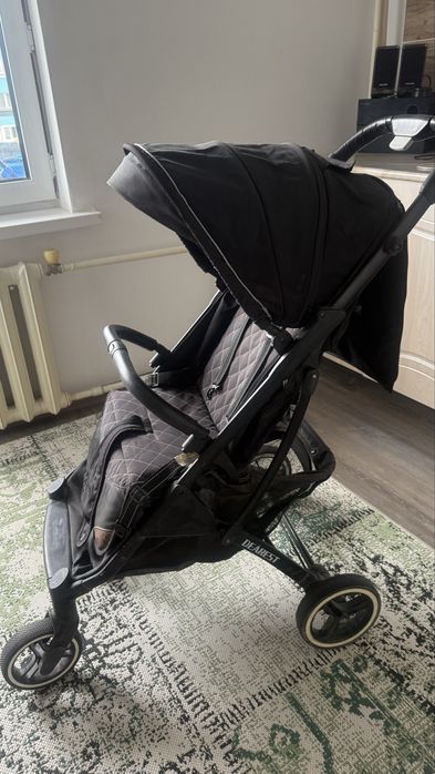 Срочно продам детскую коляску