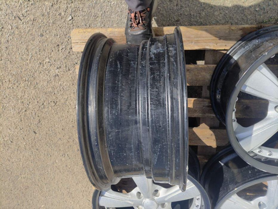 18 цола 5 х 120 мм БМВ - 8,5 инча / ЕТ 40 - ДВУКОМПОНЕНТНИ джанти