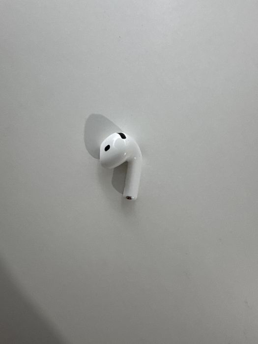 Airpods 4 правый наушник