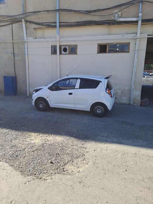 Spark vikupga beriladi