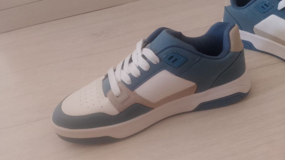 Кроссовки с Англии