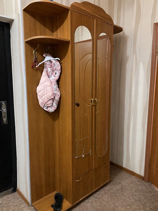 Отдам даром шкаф для прихожей