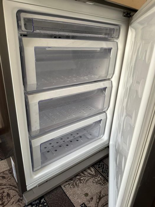 Продам холодильник Samsung, в отличном состоянии