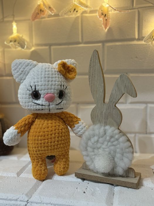 Ръчно плетено котенце