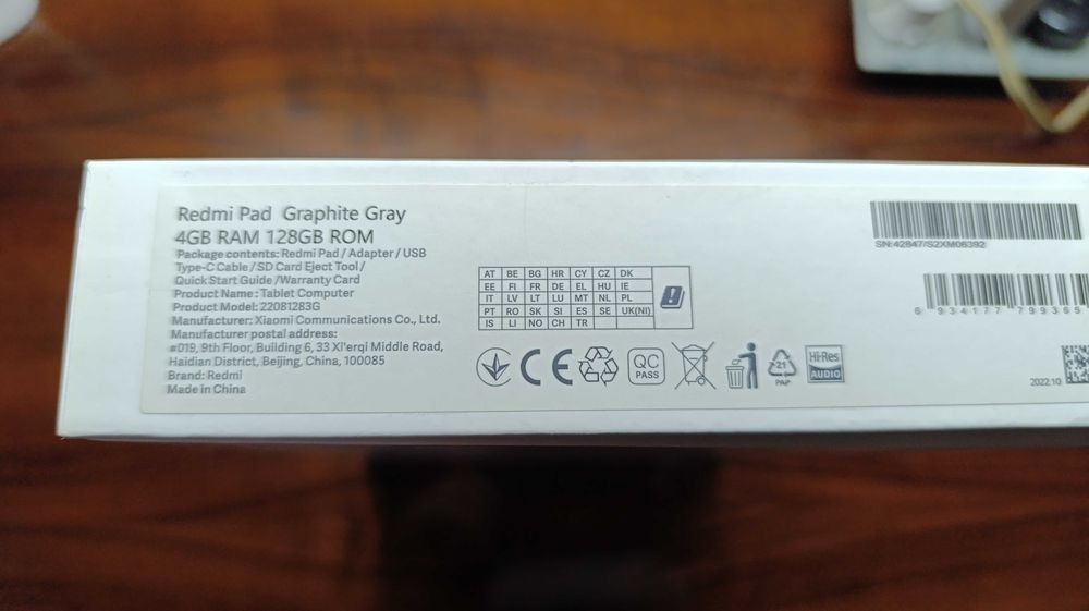 Продаю планшет Redmi pad б/у в коробке и хорошем состоянии.