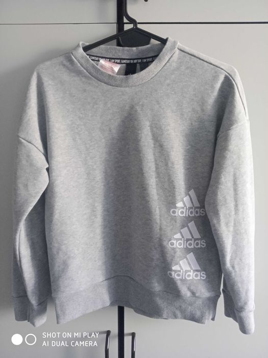 Adidas и H&M размер 9-10 години.