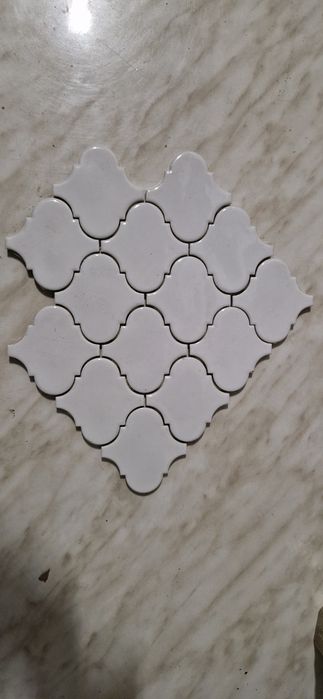 Плитка керамическая арабески белая