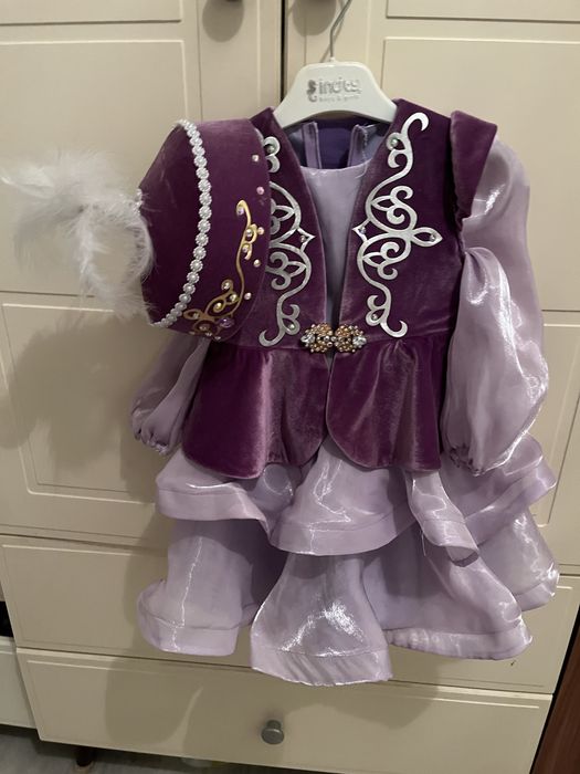 Тусаукесерге арналган койлек адеми