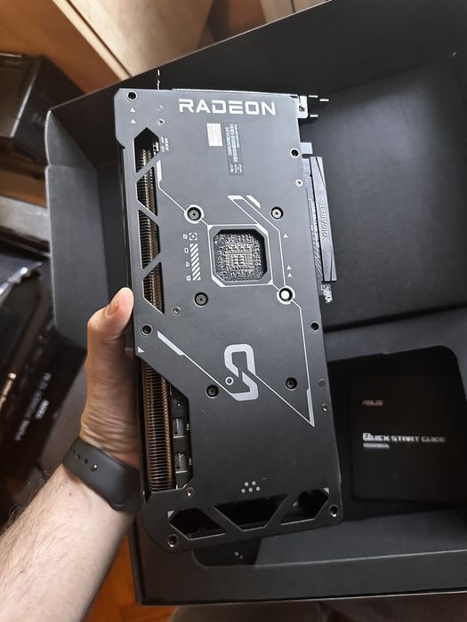 Placa video AMD RX 7800 XT 16Gb