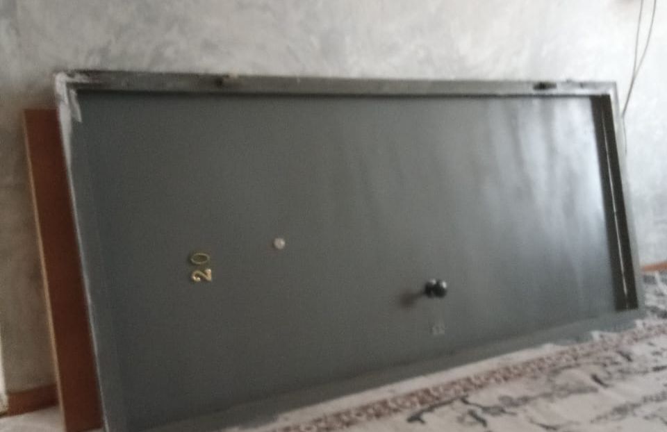 Продам железную дверь