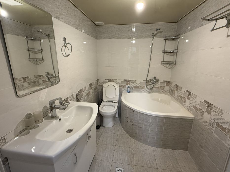 Продаеться дом улица Халкабад  ориентир Гидрометцентр 200 м2