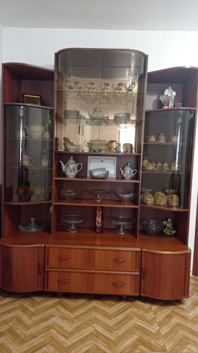 Продам сервант (стенку)
