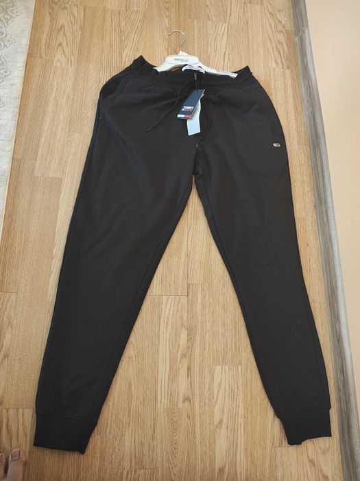 Vand pantaloni tommy jeans