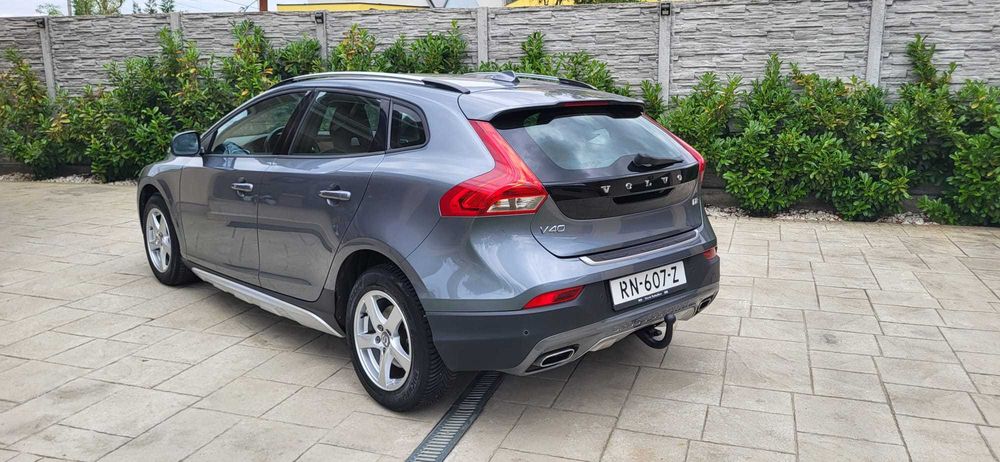 VOLVO V40 2018 — imagine 4