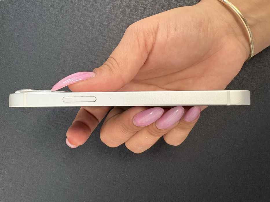 IPhone 13 mini..