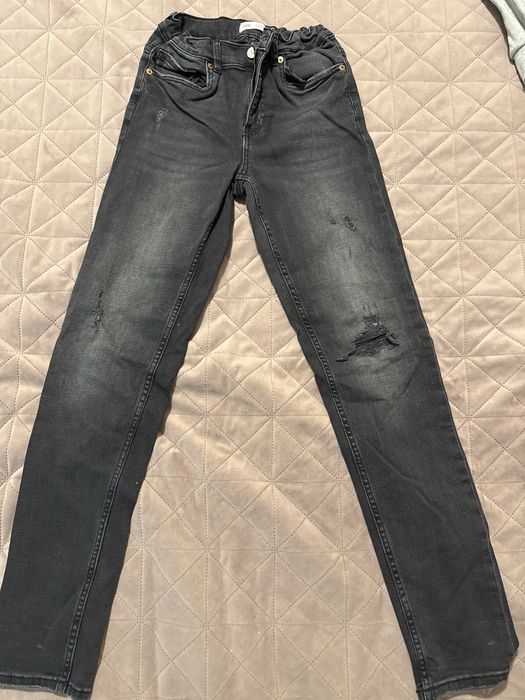 Дънки на Zara и панталон на Nukutavake