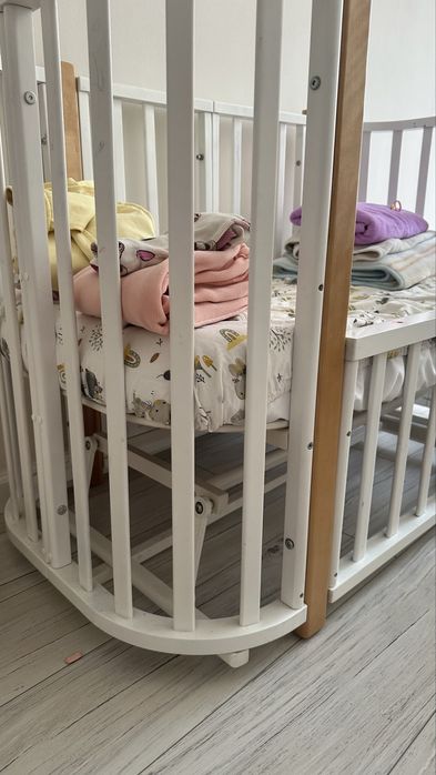 Продам кровать детскую с маятником