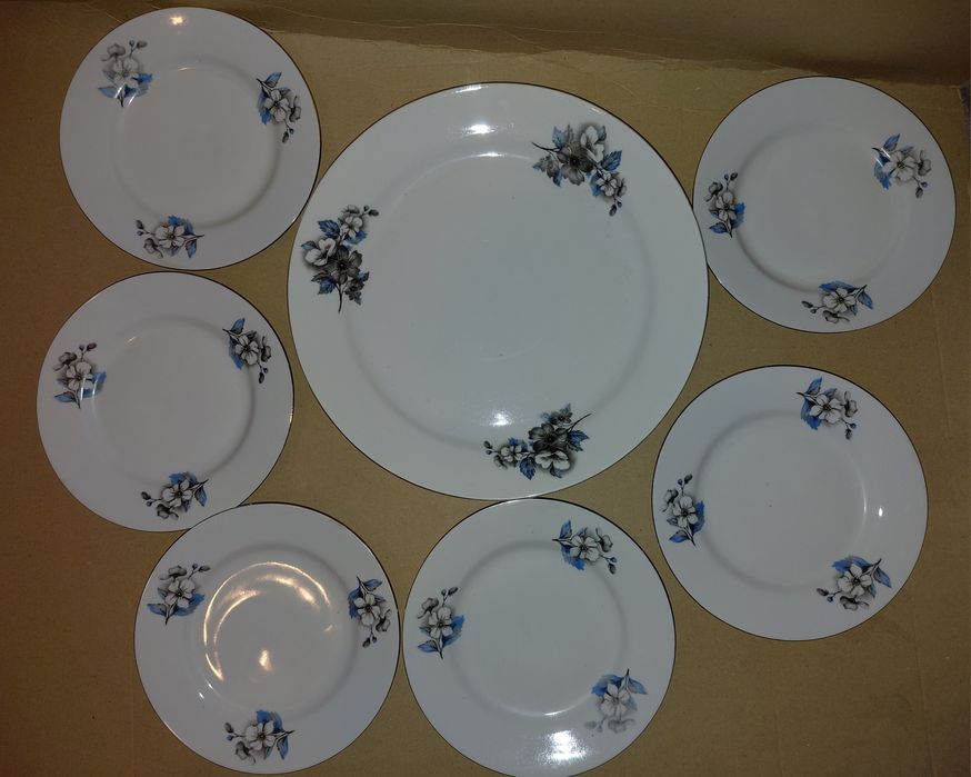 Перфектен винтидж сервиз за торта. Стар български порцелан