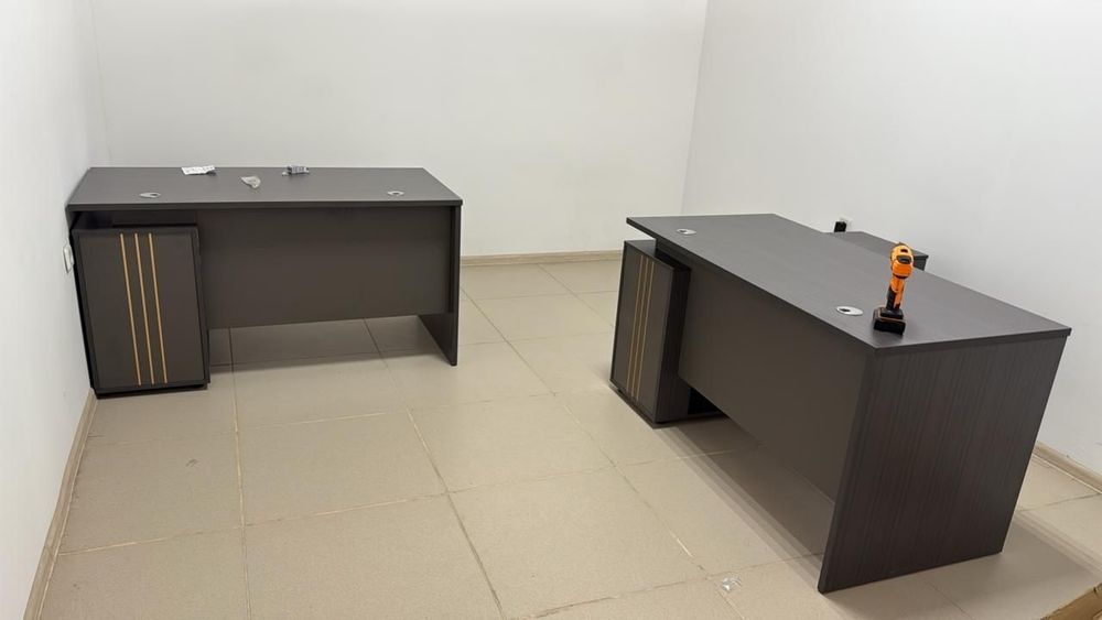 Стол почти новый