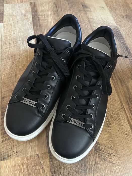 Оригинални кецове Guess