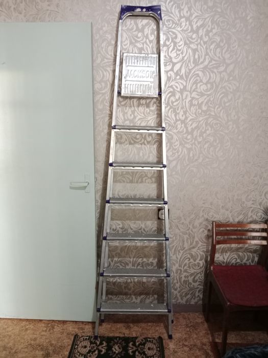 Стремянка высокая б/у