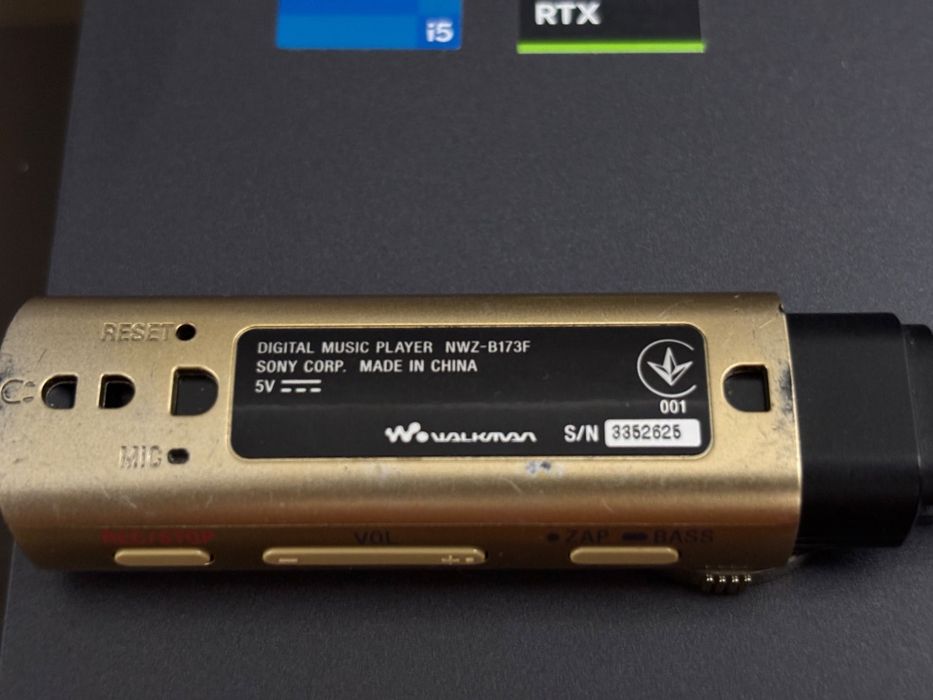 Продам Sony Walkman NWZ-B173F