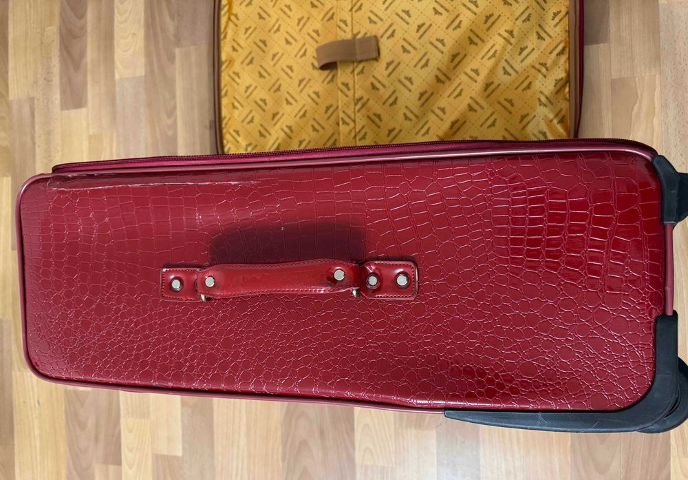 Чемодан очень большой