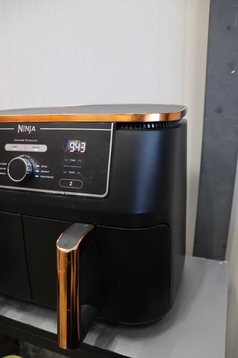 Фритюрник Ninja Foodi MAX Dual Zone, 9,5L Air Fryer, леки ДЕФЕКТИ