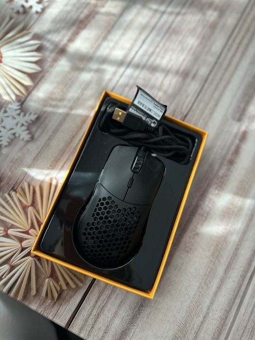Mouse gaming glorious model 0 nou