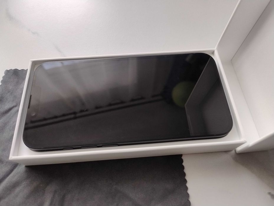 Iphone 16e Black 128 GB