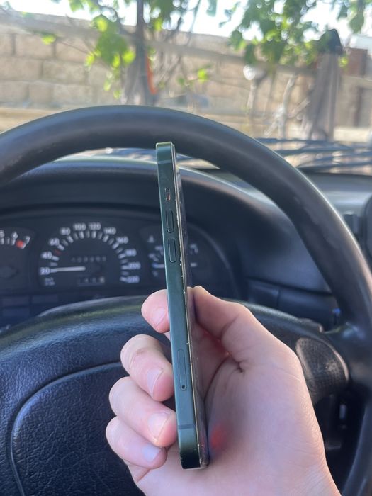 Iphone 13 сатлады экран и акб аускан оригиналга