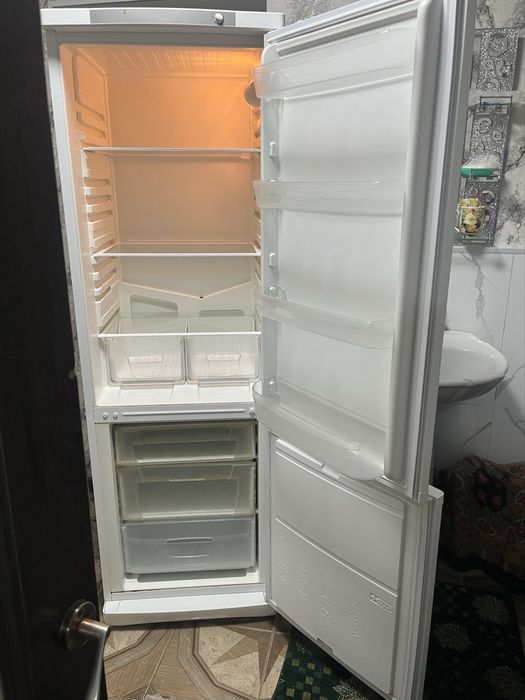 Продам холодильник
