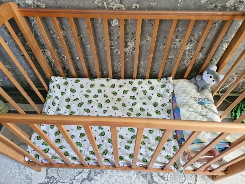 Детская кроватка