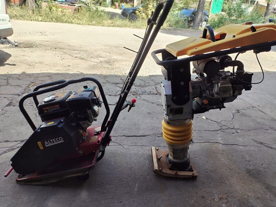 Продам виброплиту Алтеко виброногу