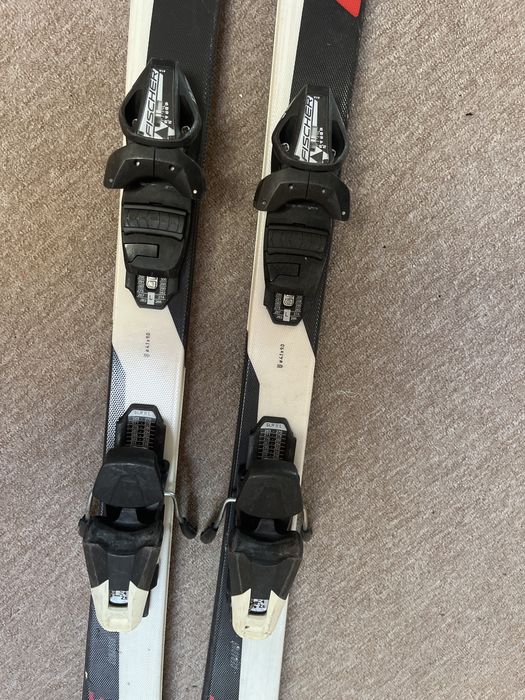 Schiuri Fischer 150 lei