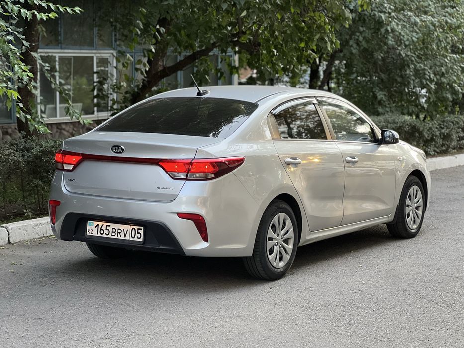 Kia Rio 2020 года
