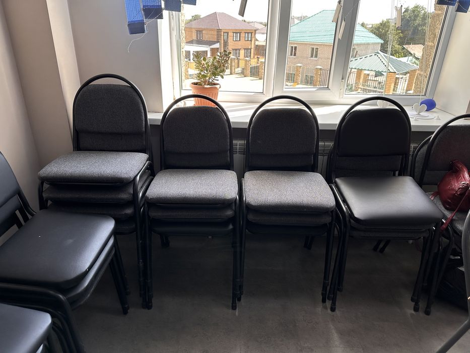 Стулья железные