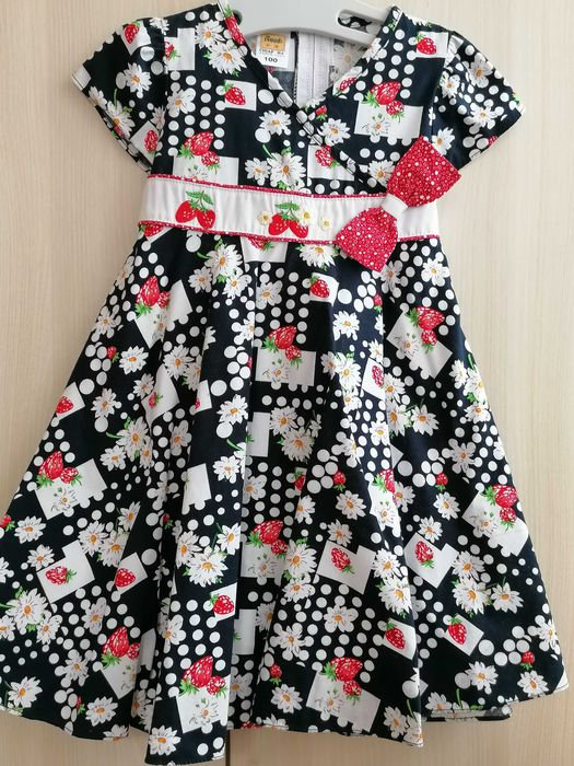 Vând rochiță pentru fetite