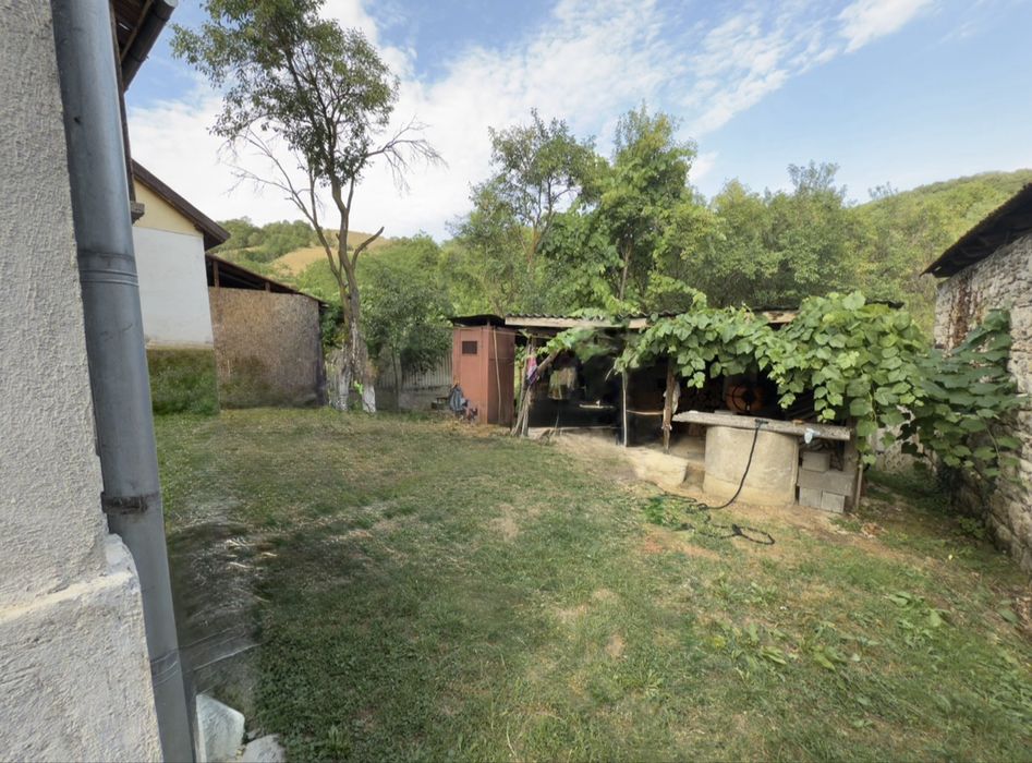 Casa 4 camere plus garaj