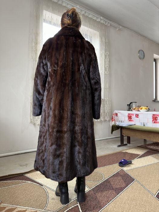 Шуба в отличном состояний