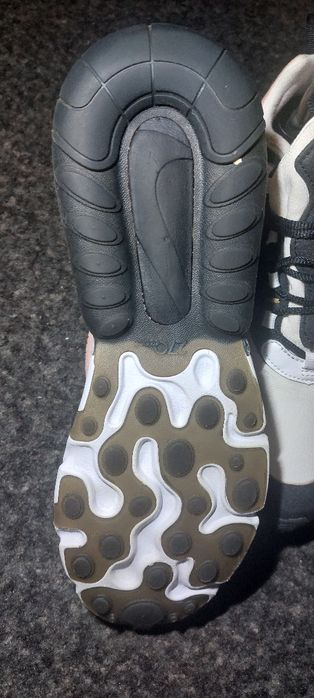 NIKE AIR MAX 270 REACT
Femei, Sneakers
