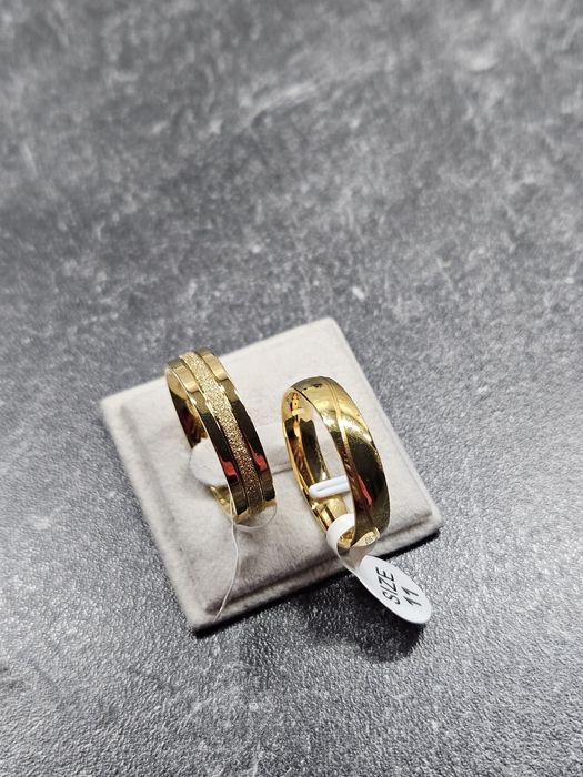 Verighete placate cu aur