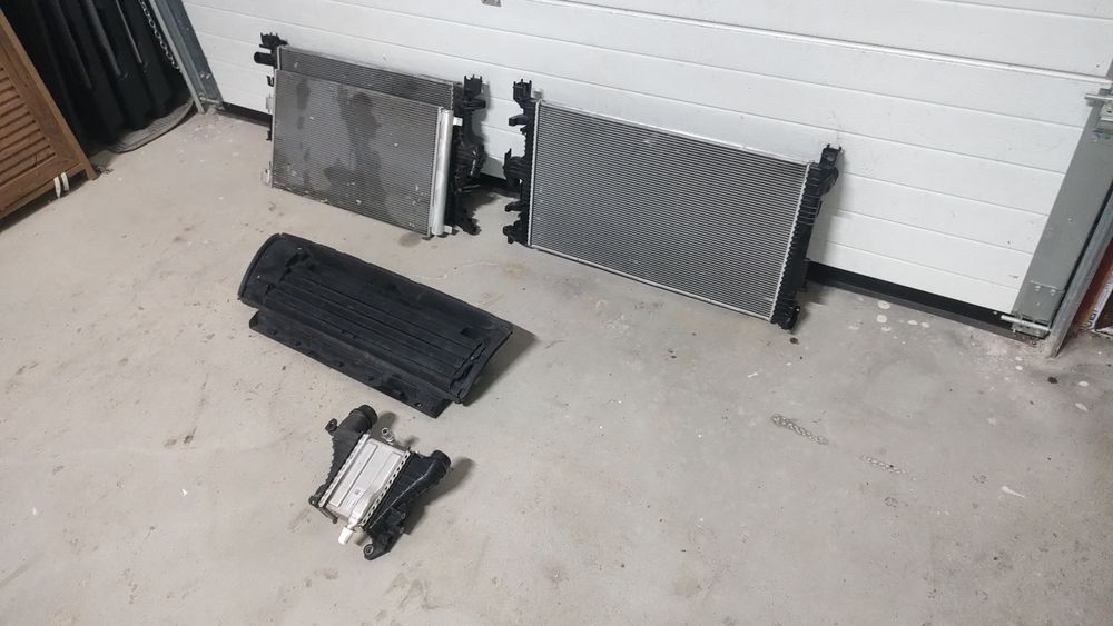 Radiator apa și volet Dacia Duster 1.5 adblue