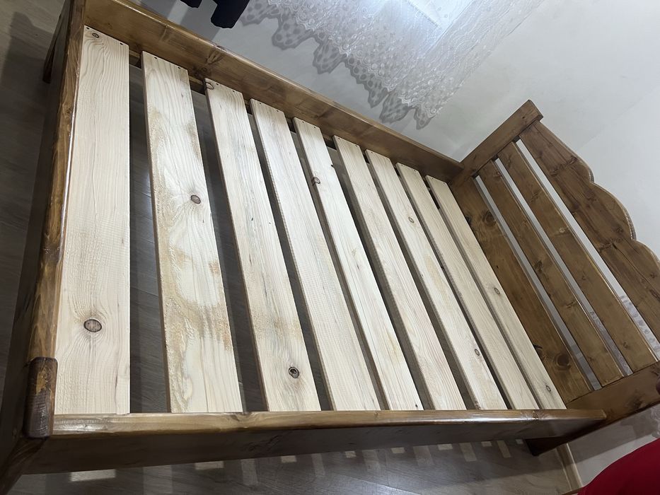 Pat din Lemn Masiv
