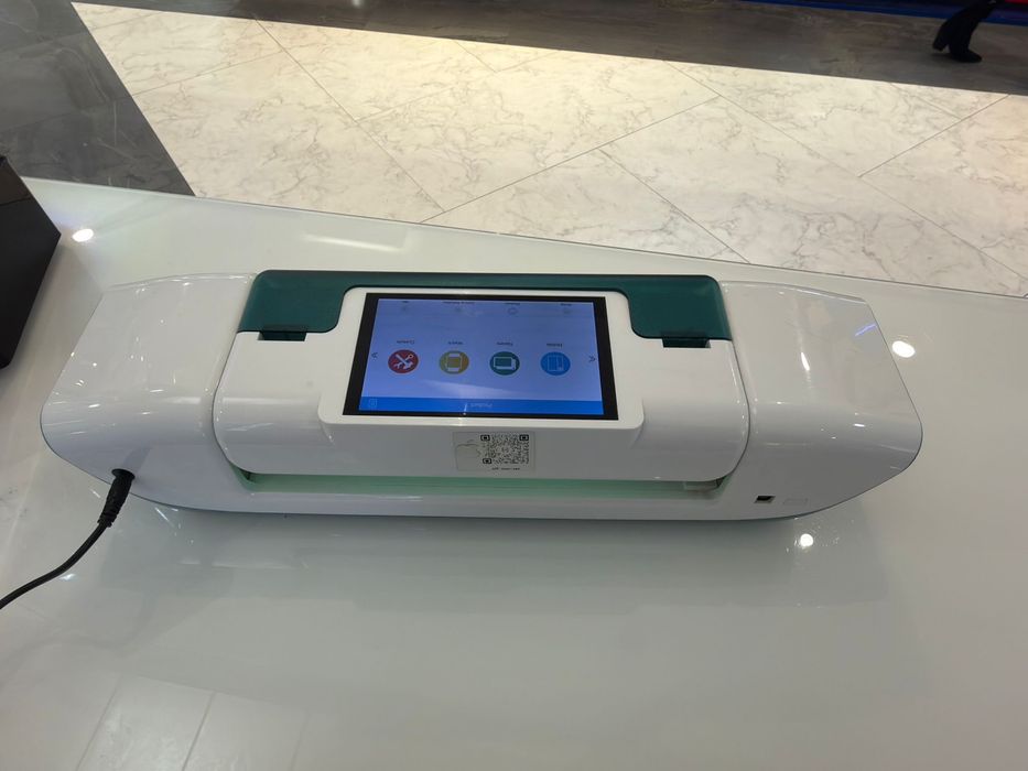 Aparat de taiat folii pentru telefon/tableta