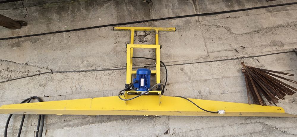 Rigla (Placa) vibranta pentru indreptat beton