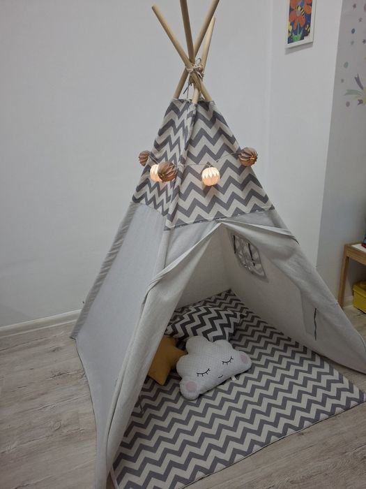 Продавам детска палатка  индианско типи.